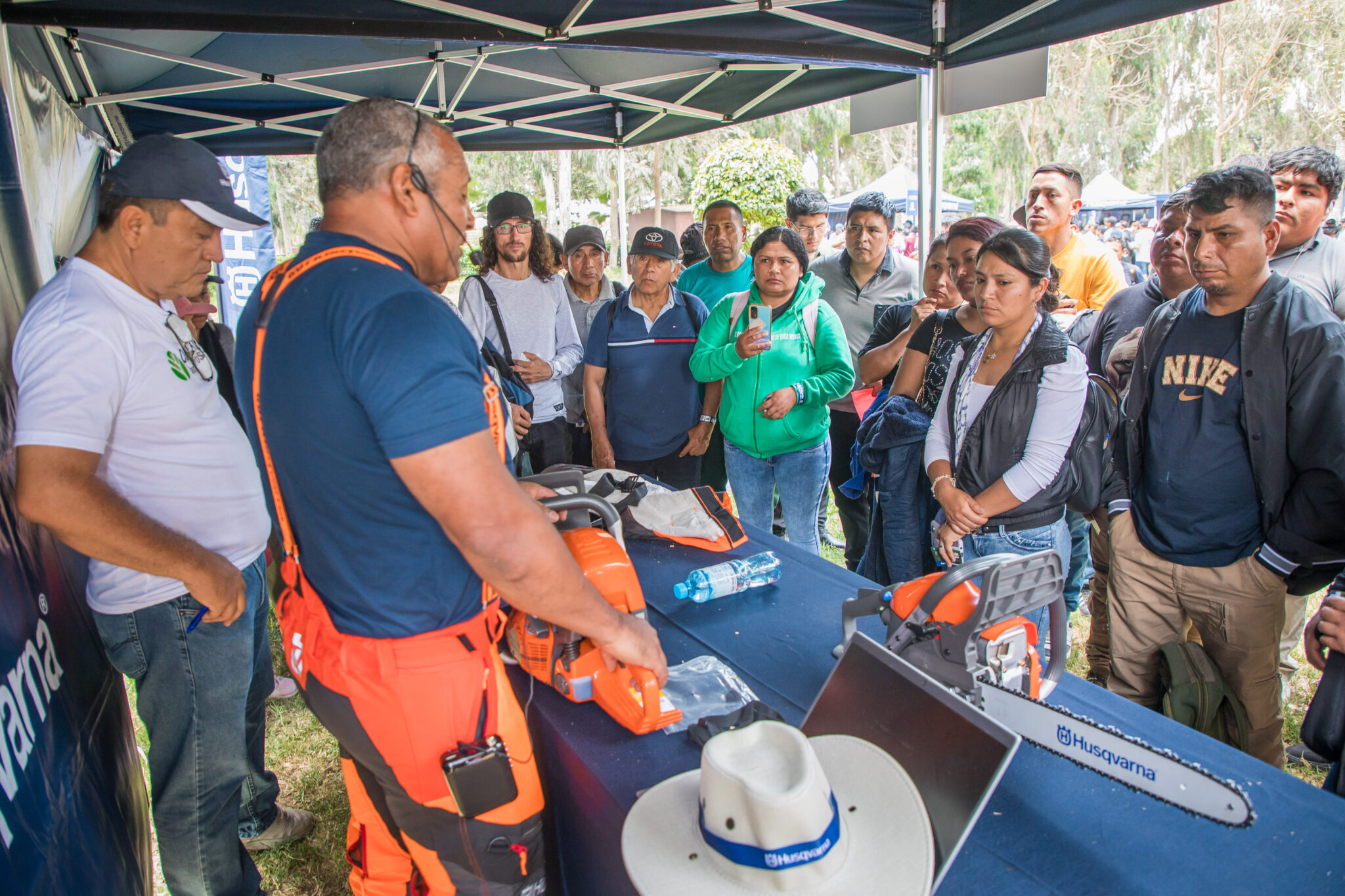 Demostración técnica de maquinaria Husqvarna