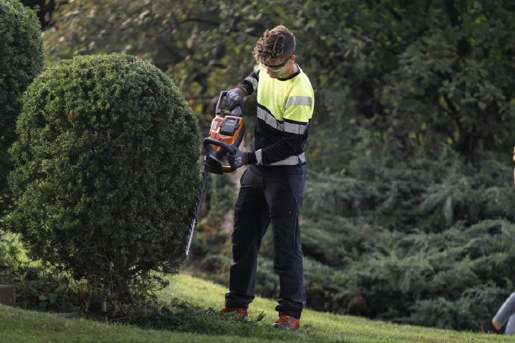 Husqvarna: innovación que impulsa la jardinería profesional